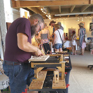 Резчик по дереву adjusted