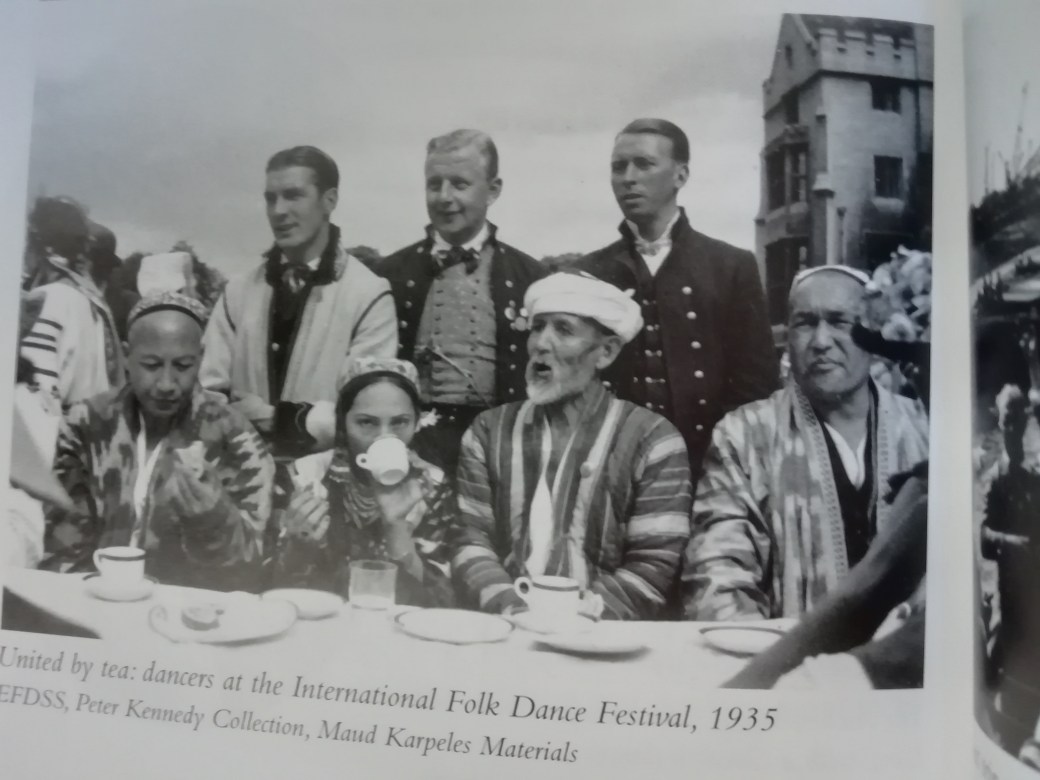 United by tea_Peter Kennedy Collection, London 1935